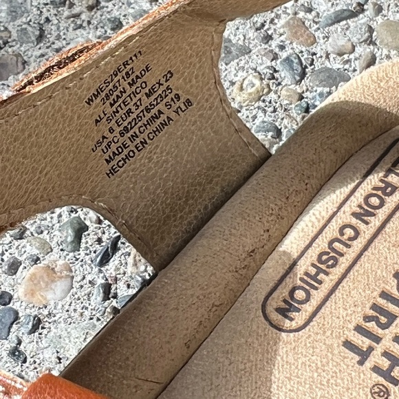 Earth Spirit Sandals - Picture 2 of 7